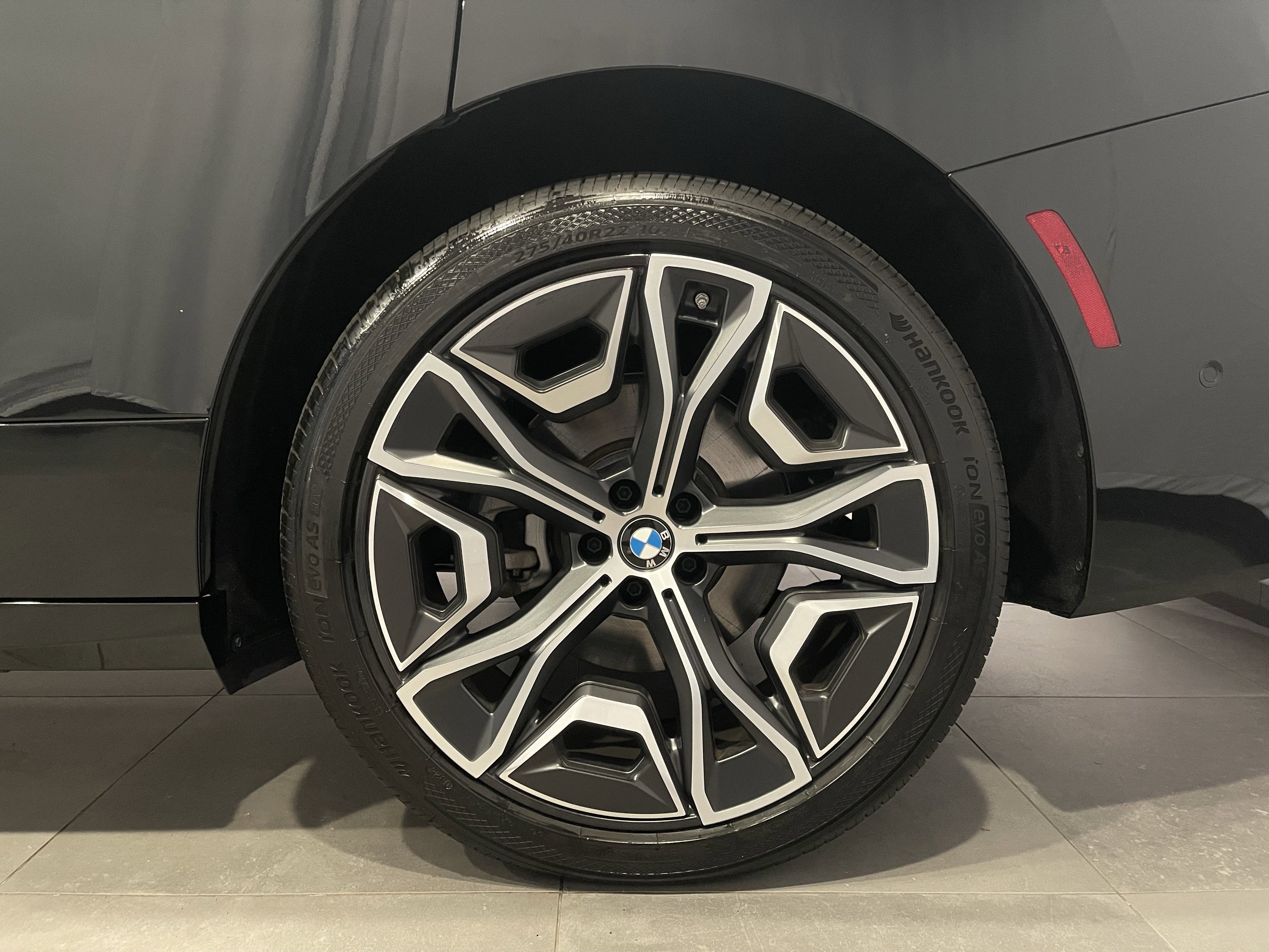 Used 2026 BMW iX xDrive45 AWD/4WD image 8