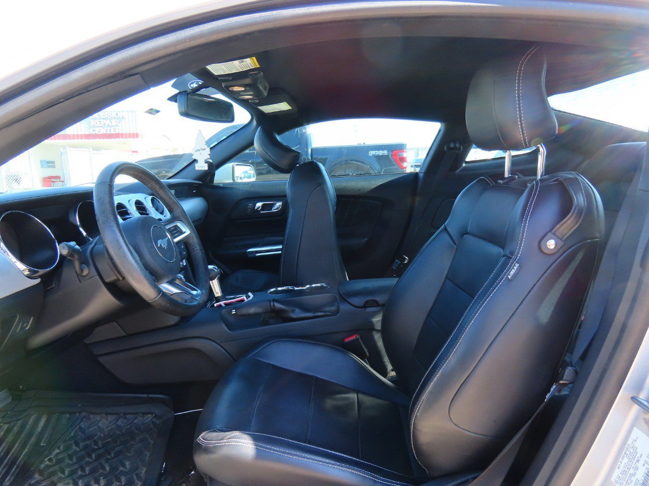 Used 2016 Ford Mustang Premium image 19