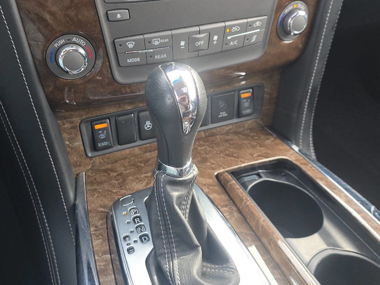 Used 2017 INFINITI QX80 4WD w/ Driver Assistance Package image 18