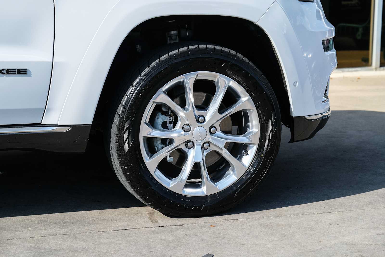 Used 2021 Jeep Grand Cherokee Summit AWD/4WD image 8