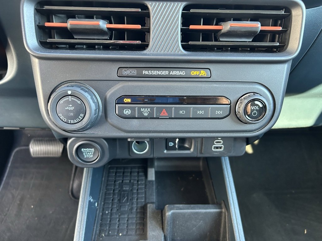 Used 2025 Ford Maverick Lariat w/ 4K Tow Package image 15