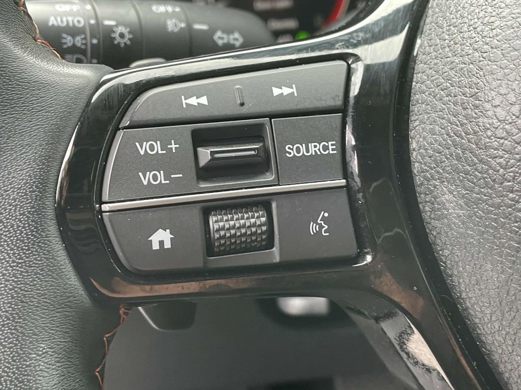 Used 2025 Honda Pilot Sport image 19