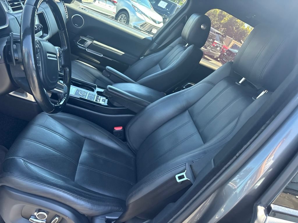 Used 2017 Land Rover Range Rover HSE AWD/4WD image 19