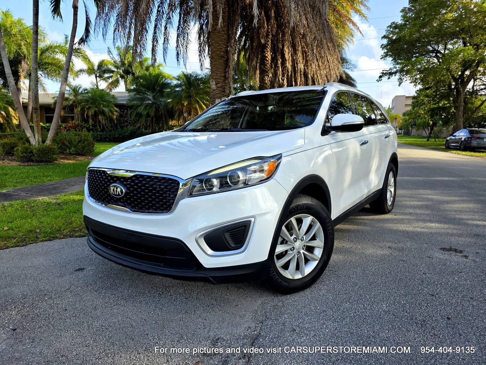 Used 2017 Kia Sorento LX FWD image 2