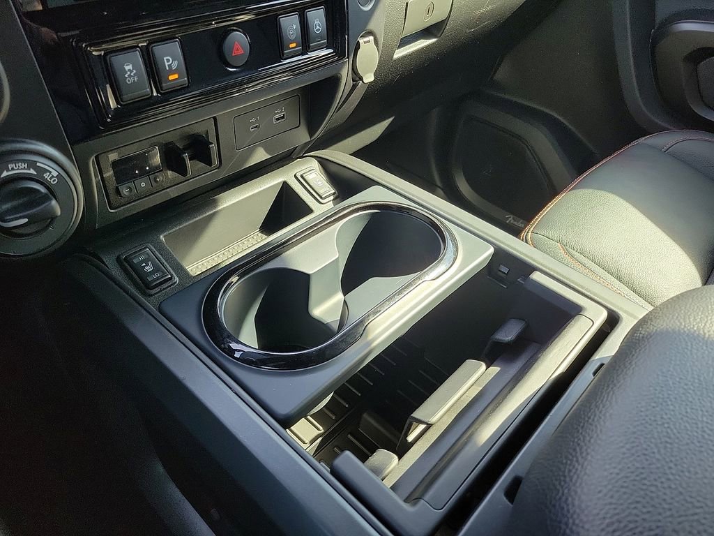 Used 2024 Nissan Titan PRO-4X w/ Pro-4x Convenience Package image 16