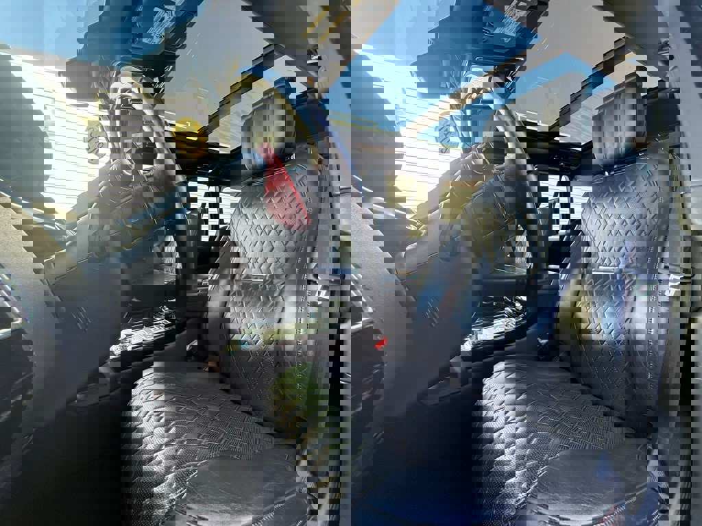 Used 2019 Land Rover Range Rover SV Autobiography Dynamic image 4