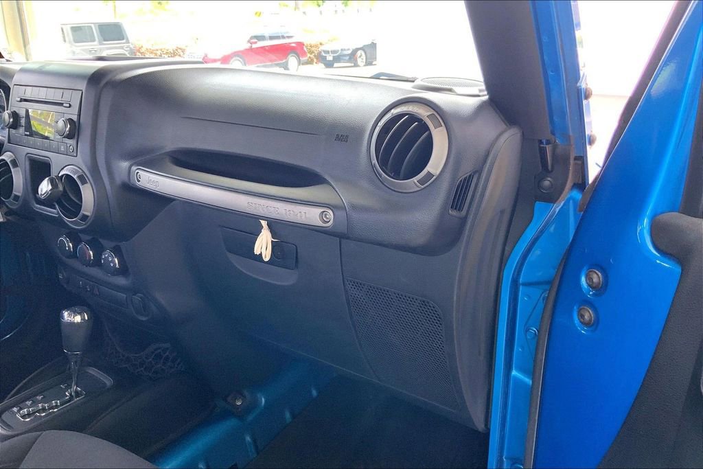 Used 2015 Jeep Wrangler Sport w/ Connectivity Group image 14