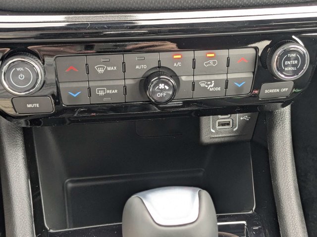 New 2026 Jeep Compass Latitude AWD/4WD image 23