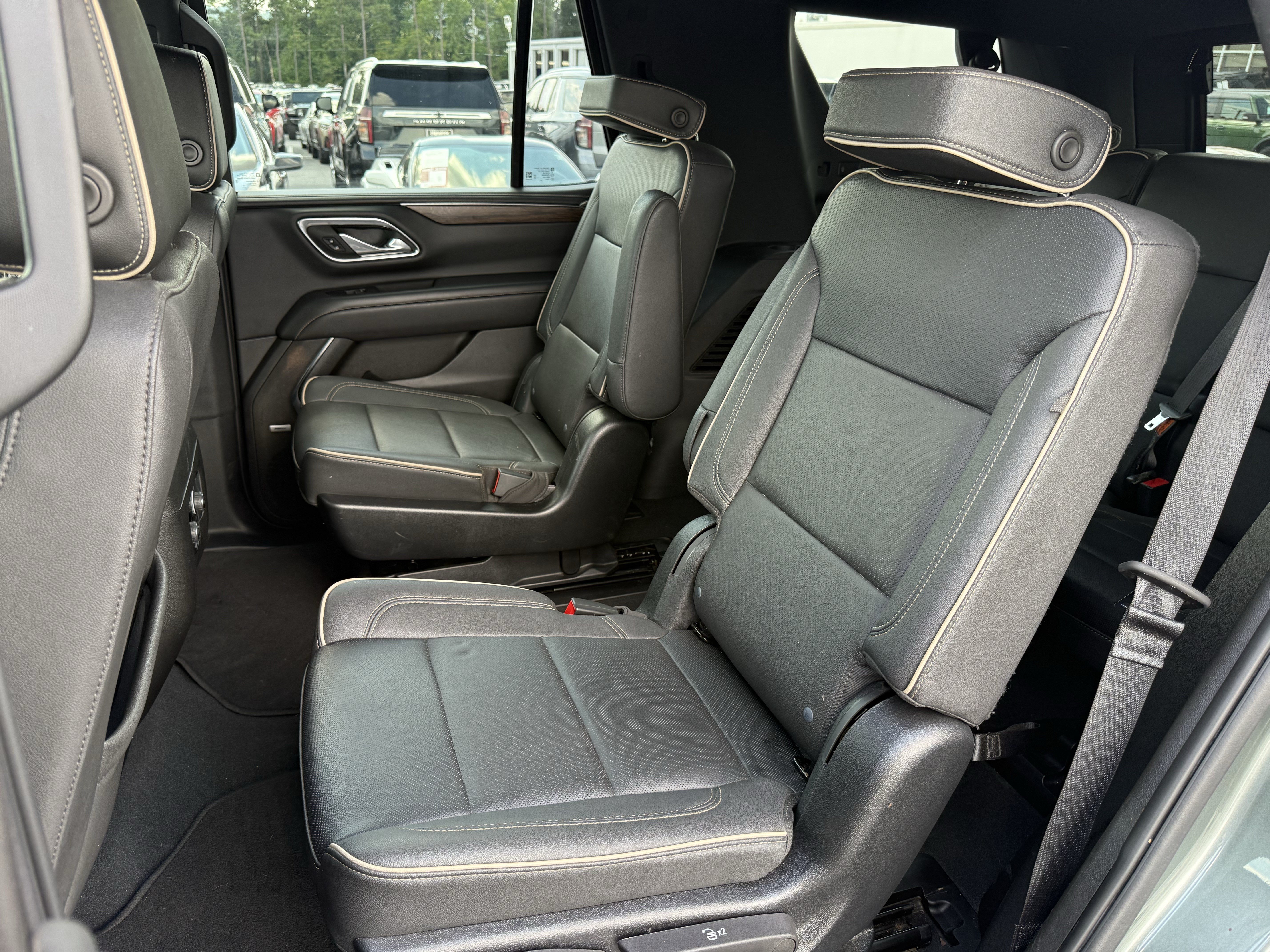 Used 2023 Chevrolet Tahoe Premier RWD image 34