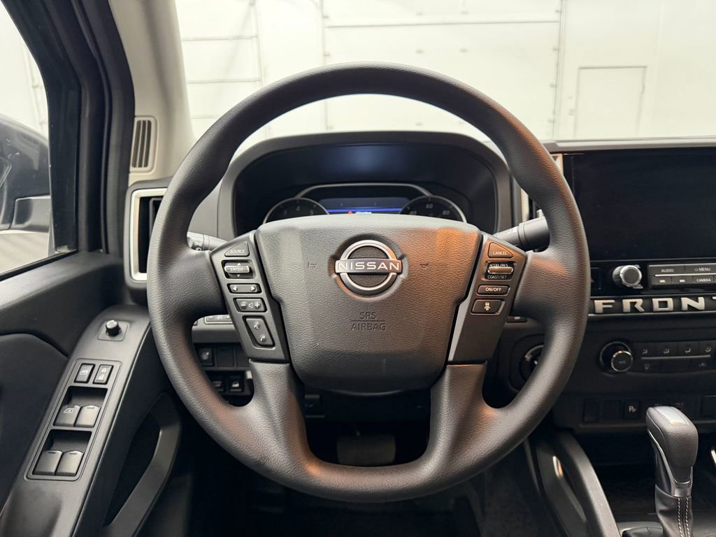 Used 2025 Nissan Frontier SV AWD/4WD image 15