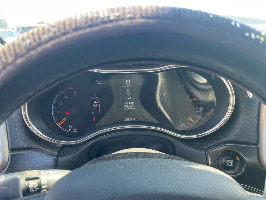 Used 2014 Jeep Grand Cherokee Limited image 16