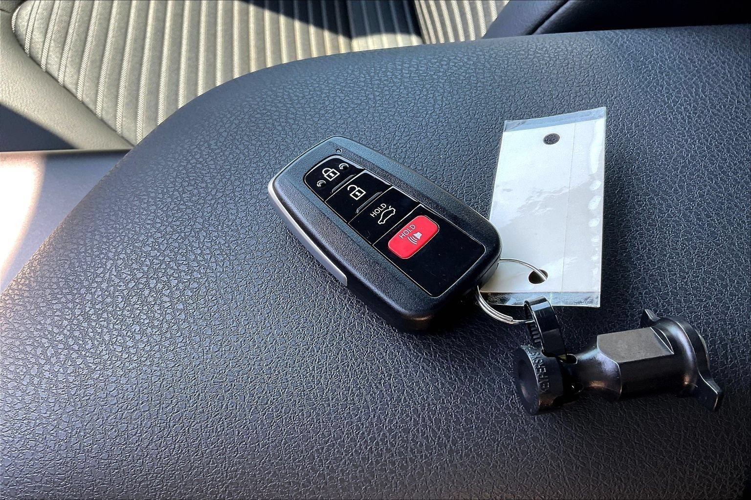 Used 2024 Toyota Camry SE w/ Convenience Package FWD image 34