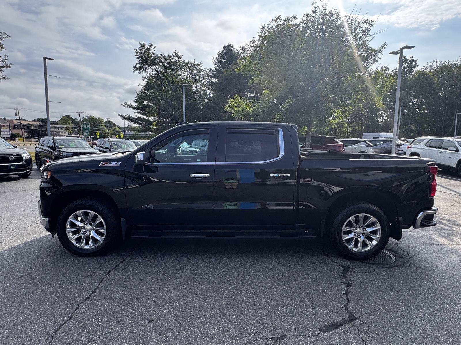 Certified 2019 Chevrolet Silverado 1500 LTZ w/ LTZ Plus Package AWD/4WD image 4