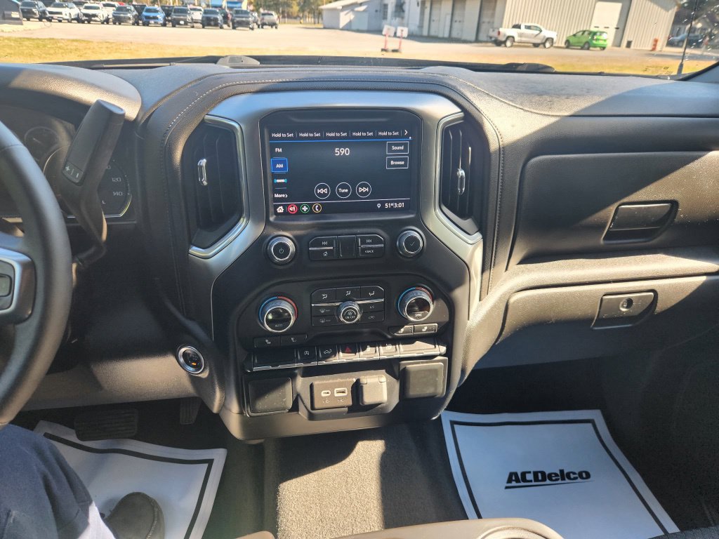 Used 2022 Chevrolet Silverado 1500 LT AWD/4WD image 17
