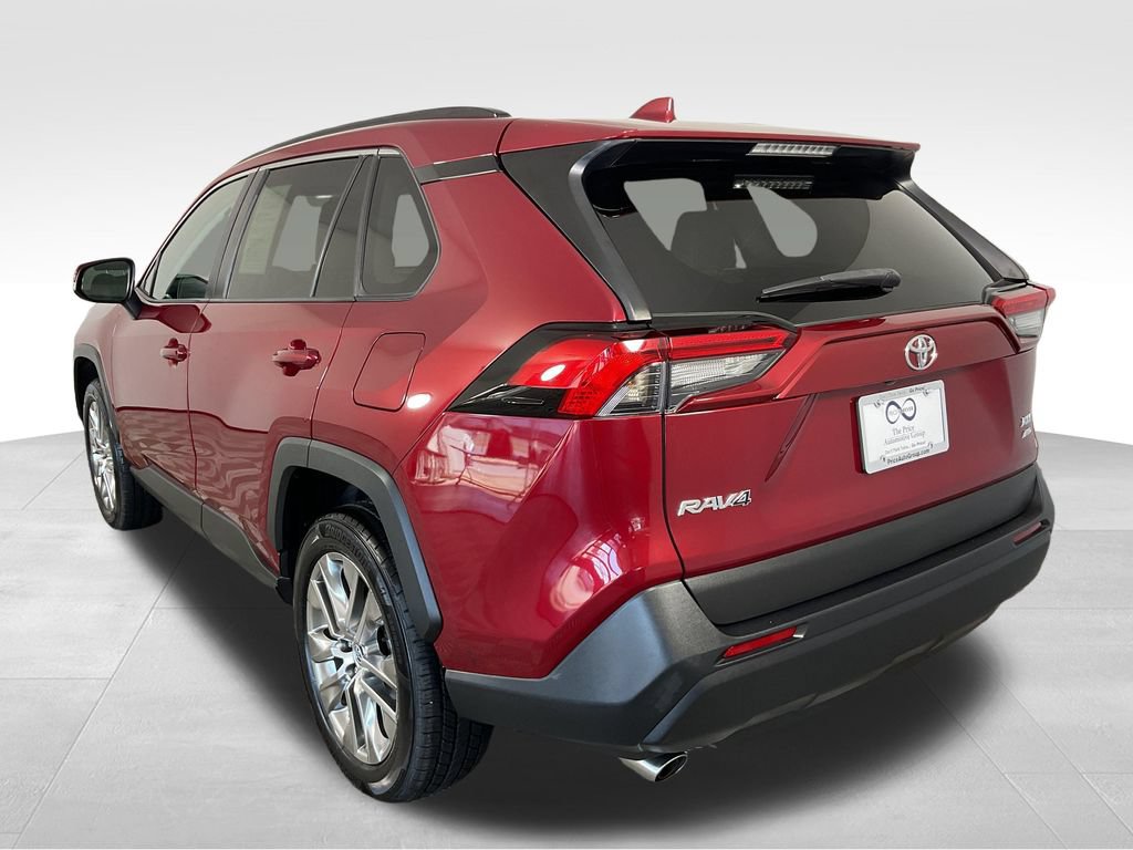 Used 2020 Toyota RAV4 XLE Premium AWD/4WD image 7