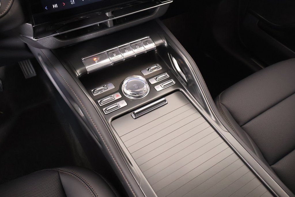 New 2026 Lincoln Nautilus Premier AWD/4WD image 8
