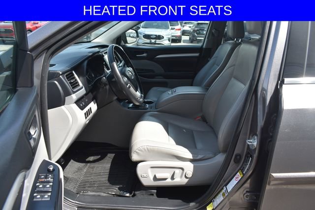 Used 2018 Toyota Highlander XLE w/ Protection Package #3 AWD/4WD image 4