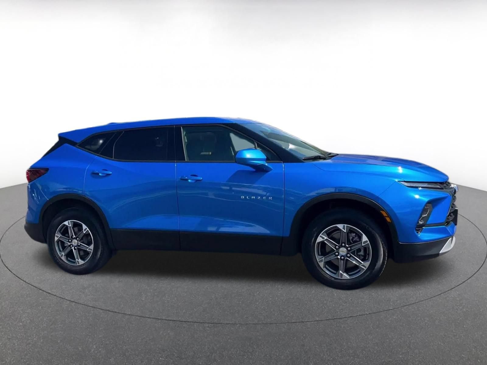 Used 2025 Chevrolet Blazer LT FWD image 16