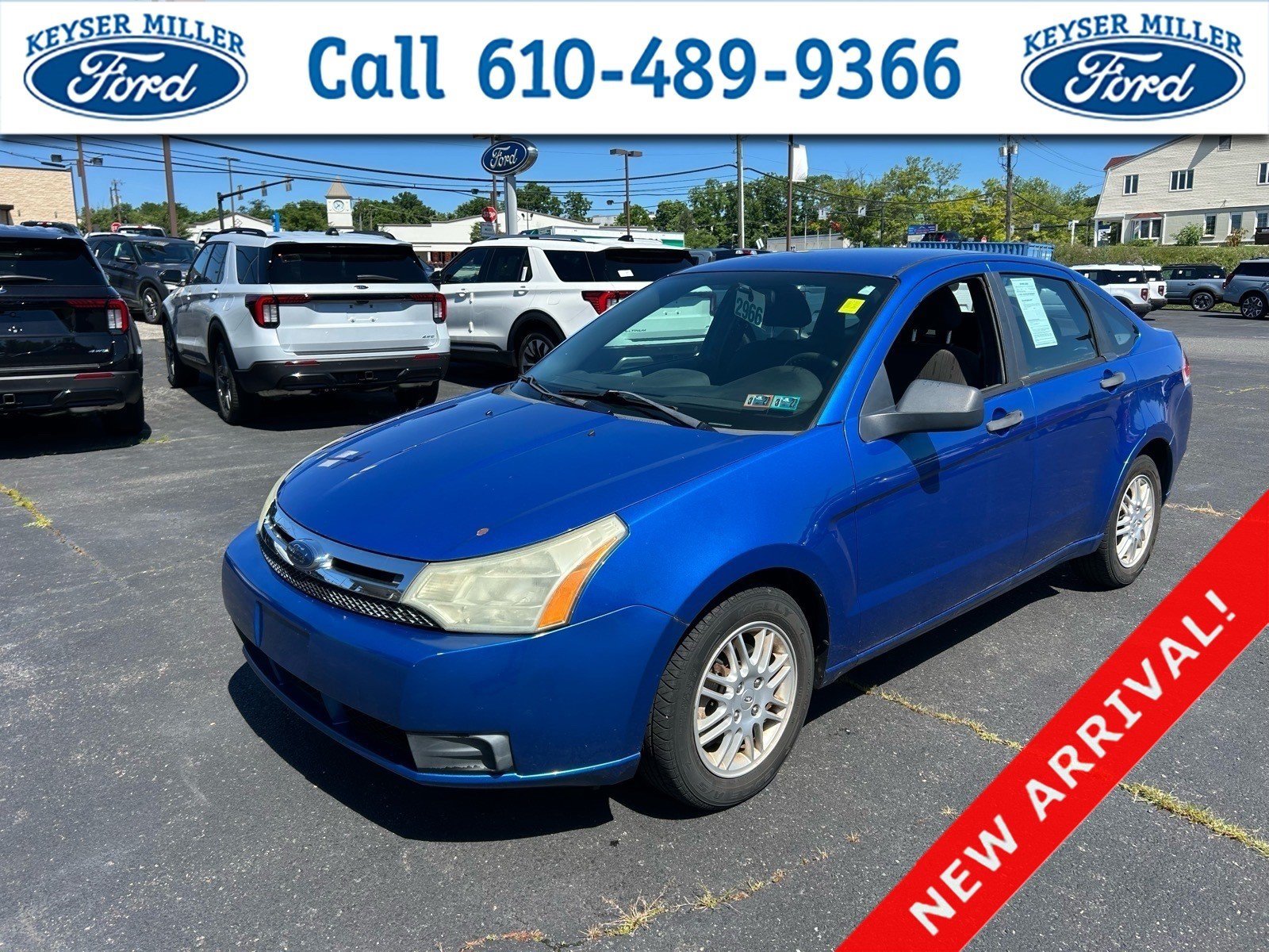 Used 2010 Ford Focus SE FWD image 1
