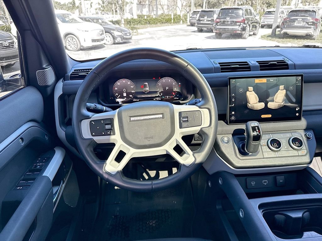 Used 2023 Land Rover Defender 130 SE image 25