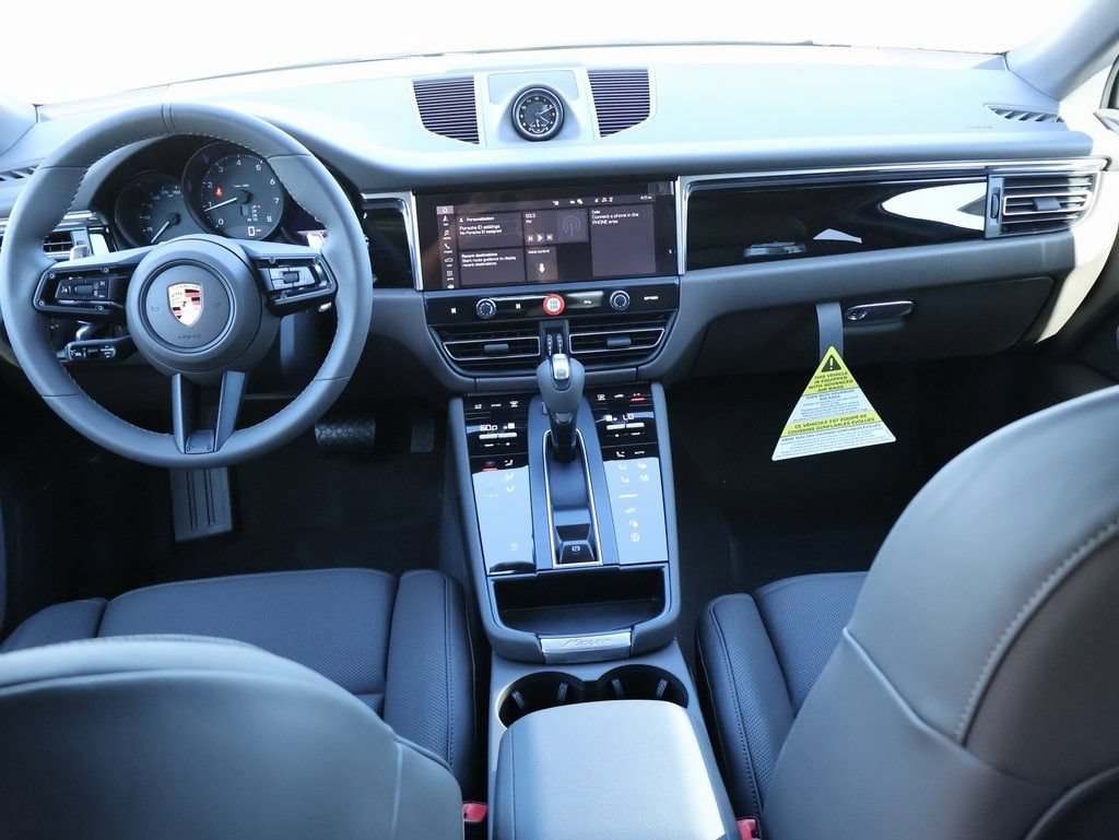 Certified 2026 Porsche Macan AWD/4WD image 19