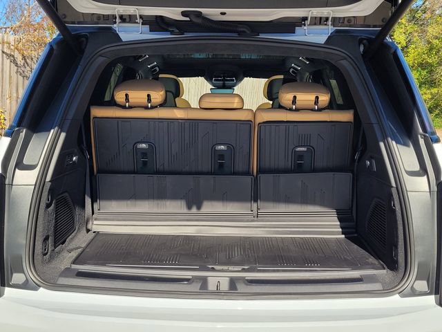 New 2026 Cadillac Escalade IQL Sport 2 w/ LPO, Floor Liner Package AWD/4WD image 9