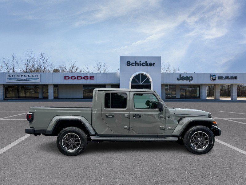 Used 2022 Jeep Gladiator Overland w/ Popular Equipment Package AWD/4WD image 2