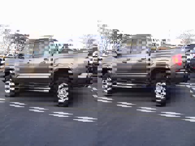 Used 2019 Toyota Tacoma SR image 7