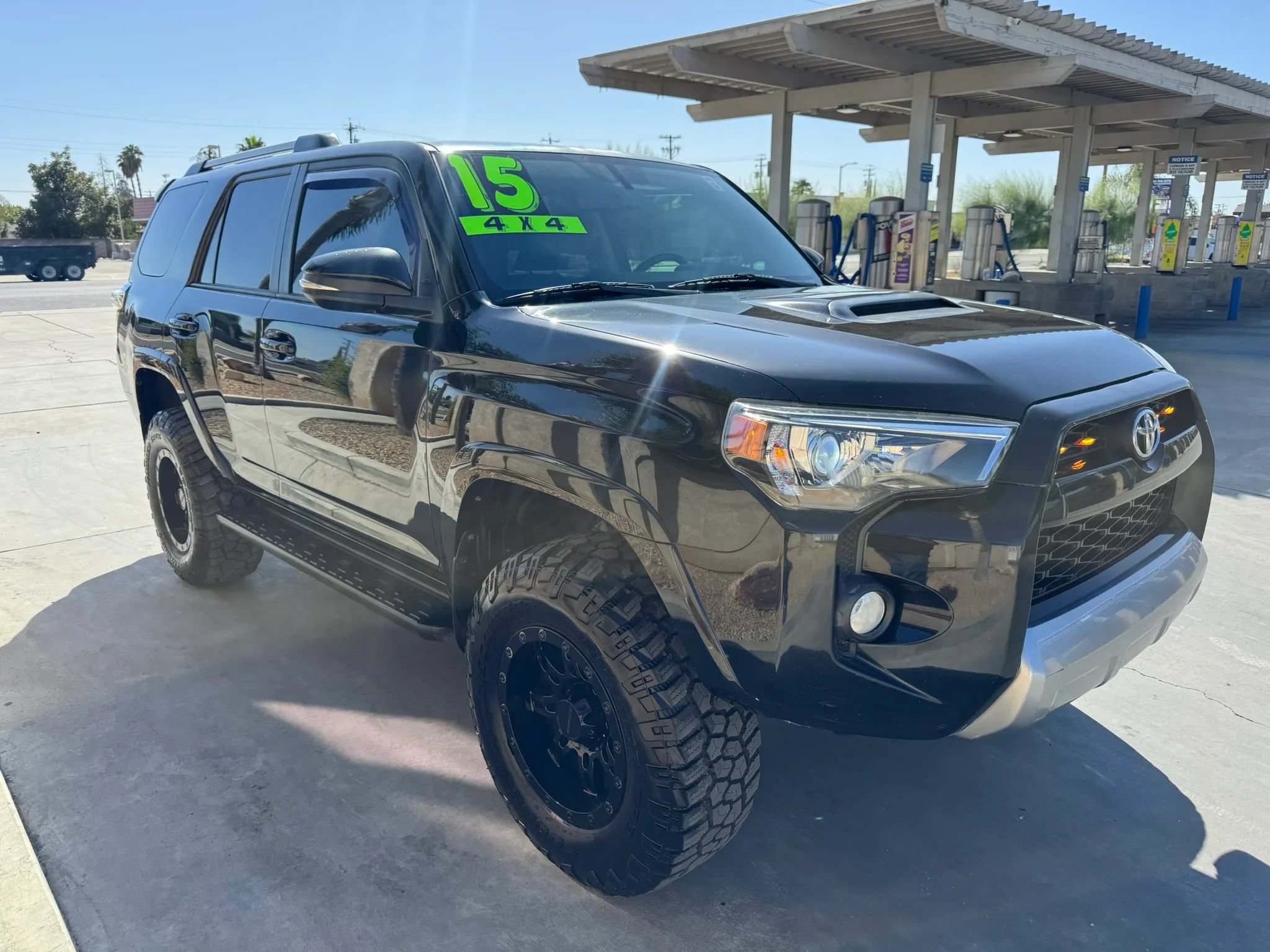 Used 2015 Toyota 4Runner SR5 AWD/4WD image 3