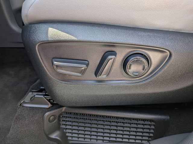 Used 2023 Toyota Sienna XLE FWD image 14