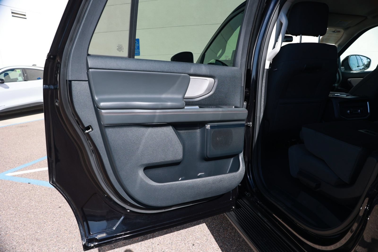 Used 2025 Ford Expedition Max Active AWD/4WD image 39