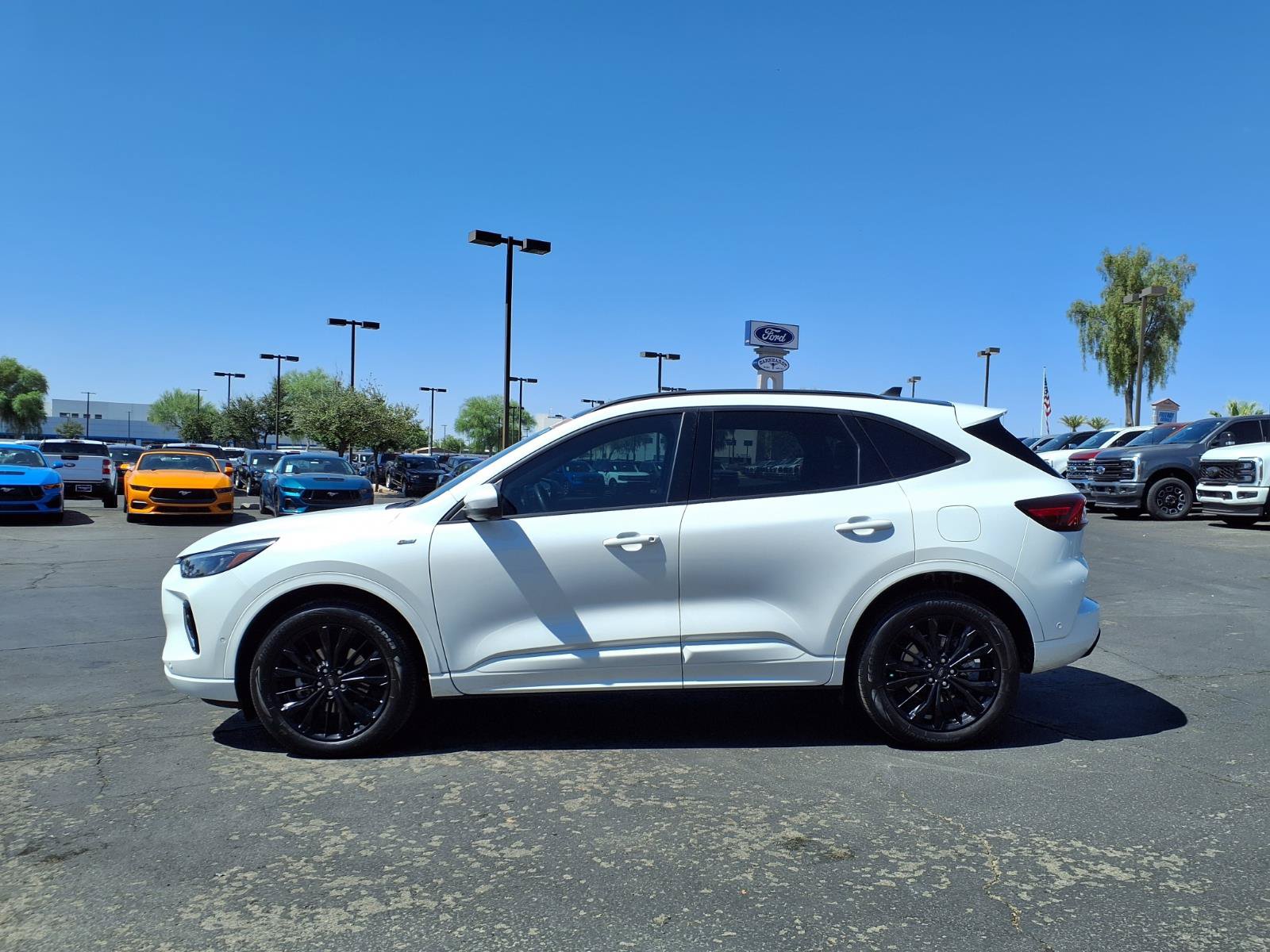 Certified 2023 Ford Escape ST-Line Elite w/ Premium Technology Package AWD/4WD image 3