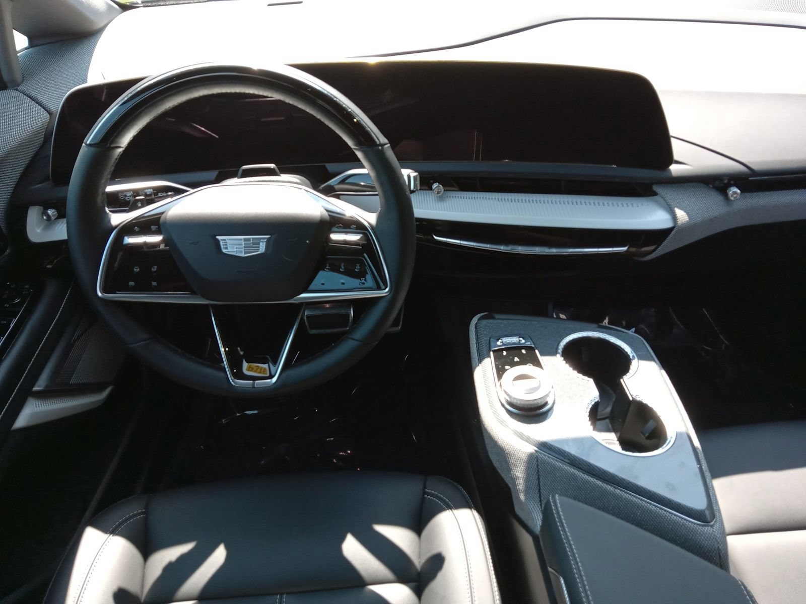 Used 2025 Cadillac Optiq Luxury 1 AWD/4WD image 14