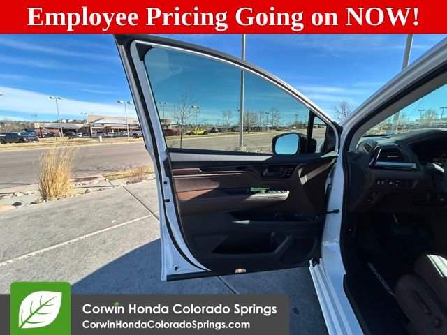 New 2026 Honda Odyssey Touring image 13