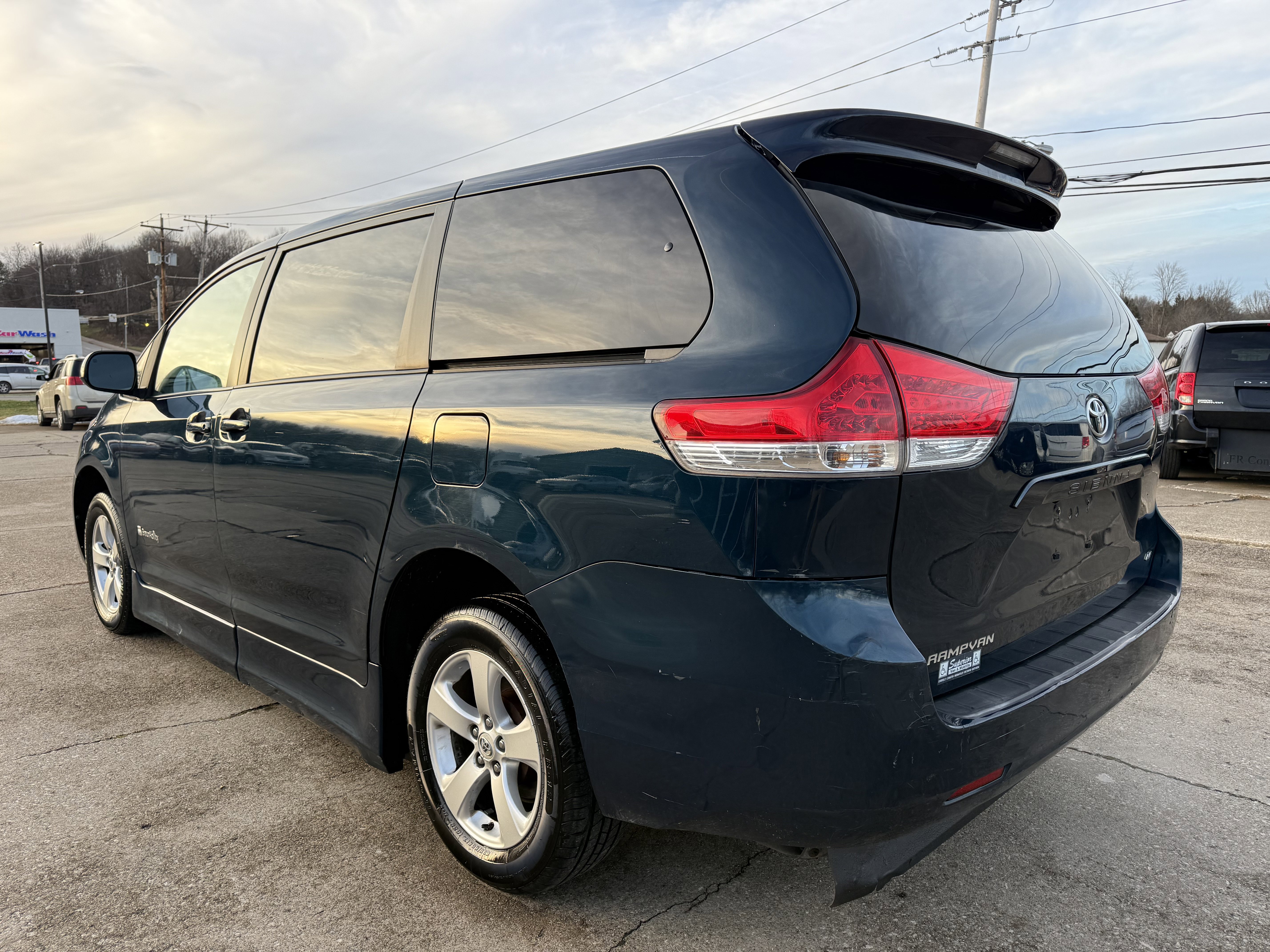 Used 2011 Toyota Sienna LE image 4