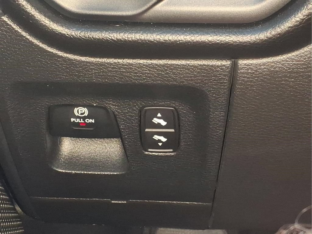 Used 2025 RAM 1500 Big Horn AWD/4WD image 27