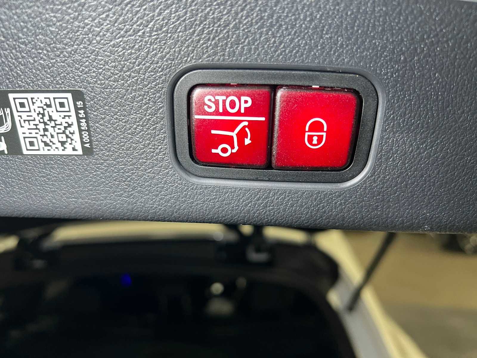 Certified 2025 Mercedes-Benz GLC 300 GLC 300 image 18