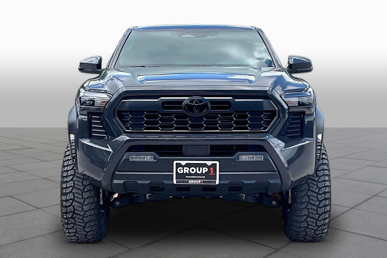 Used 2025 Toyota Tacoma TRD Off-Road w/ TRD Off Road Upgrade Package AWD/4WD image 4