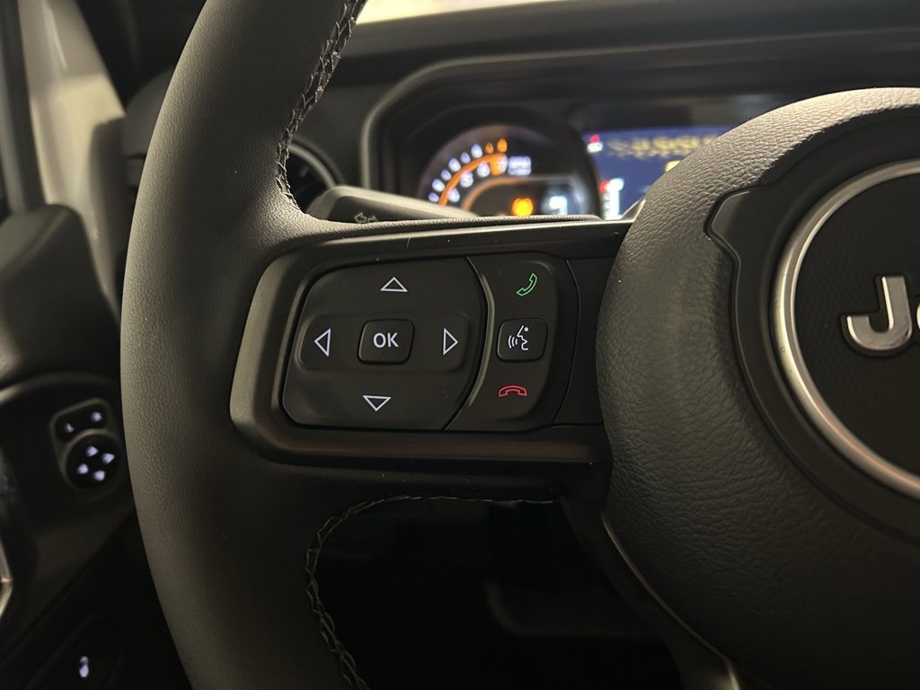 New 2025 Jeep Gladiator Rubicon w/ Convenience Group image 9
