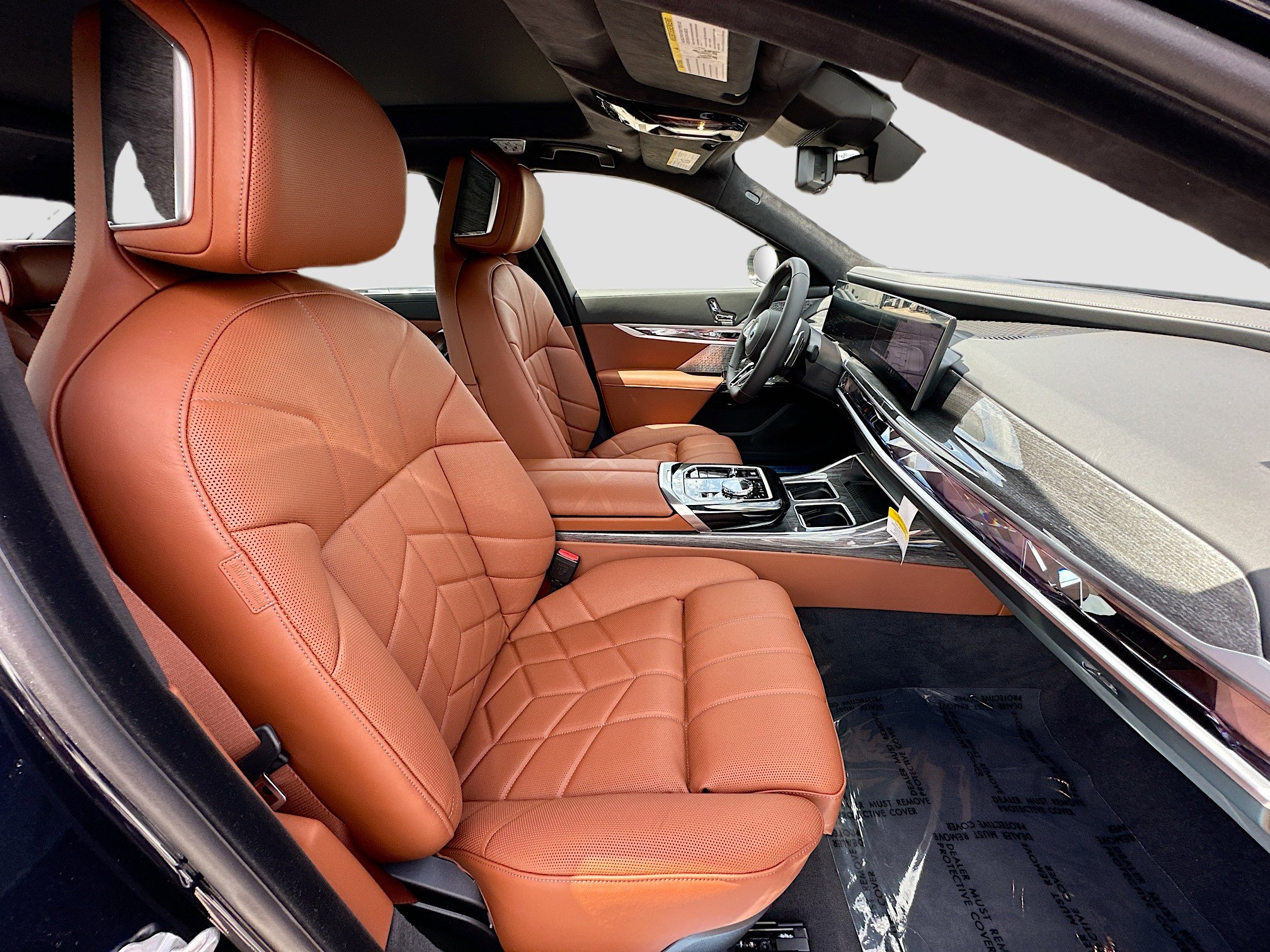 New 2025 BMW 750e xDrive w/ Luxury Rear Seating Package image 25