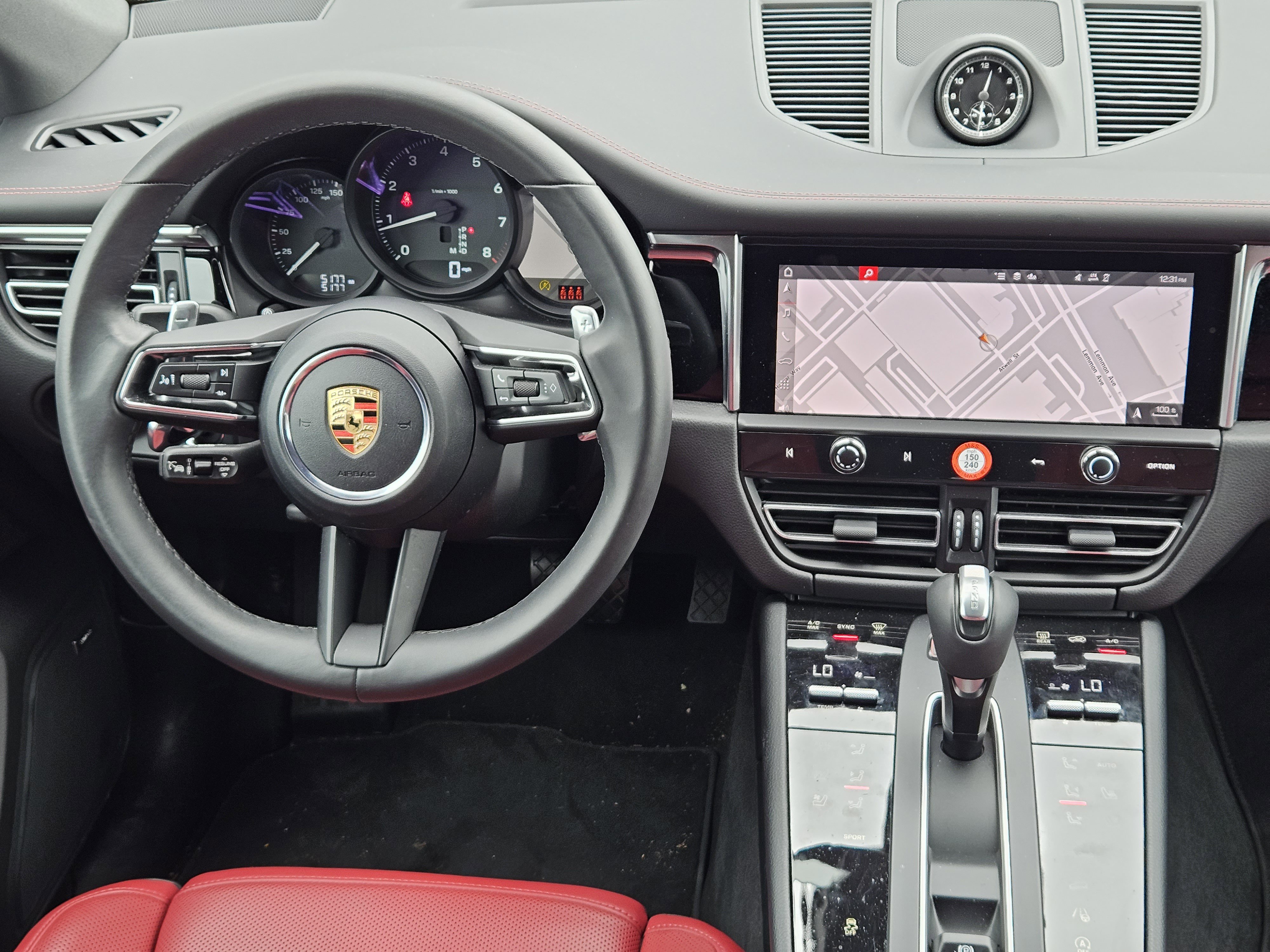 Certified 2026 Porsche Macan image 25