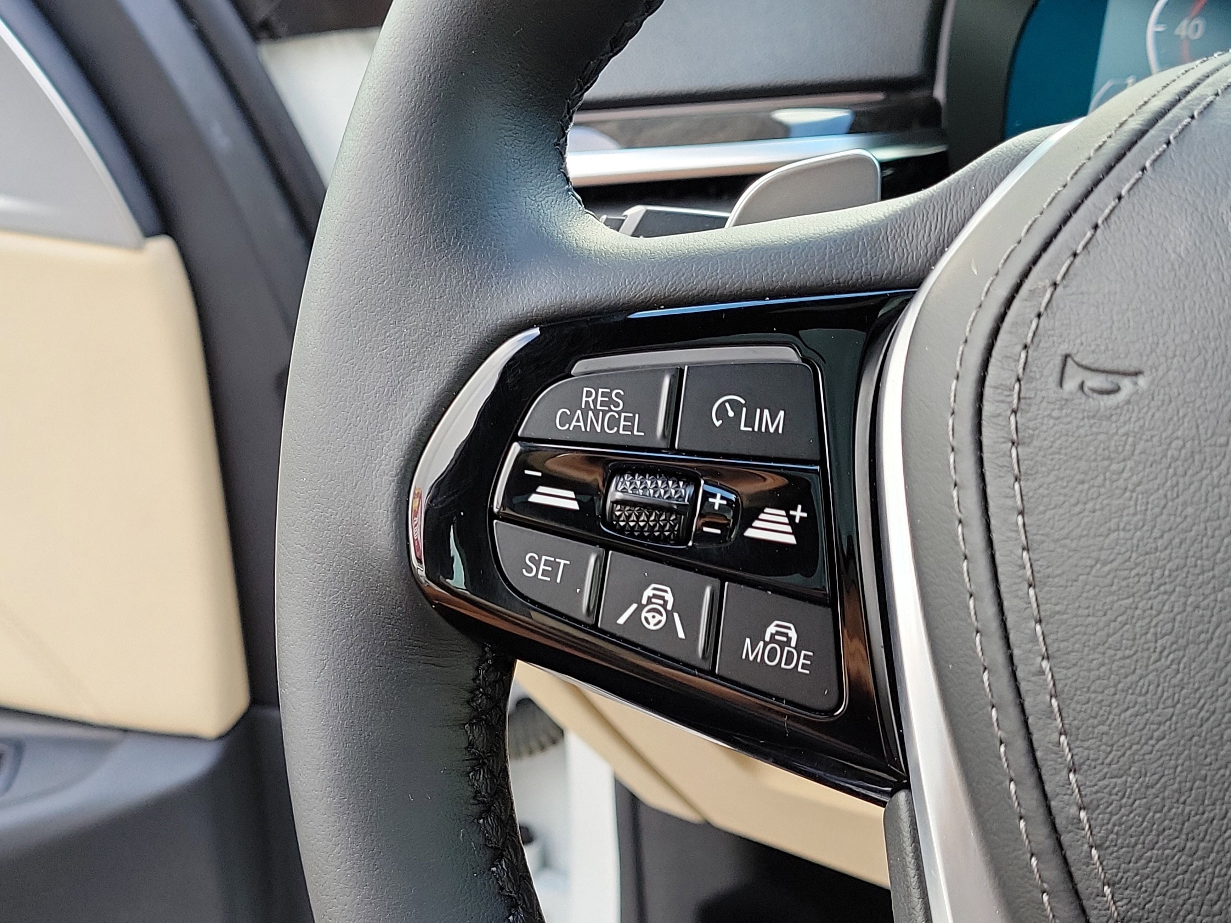 Used 2022 BMW 540i w/ Premium Package image 33