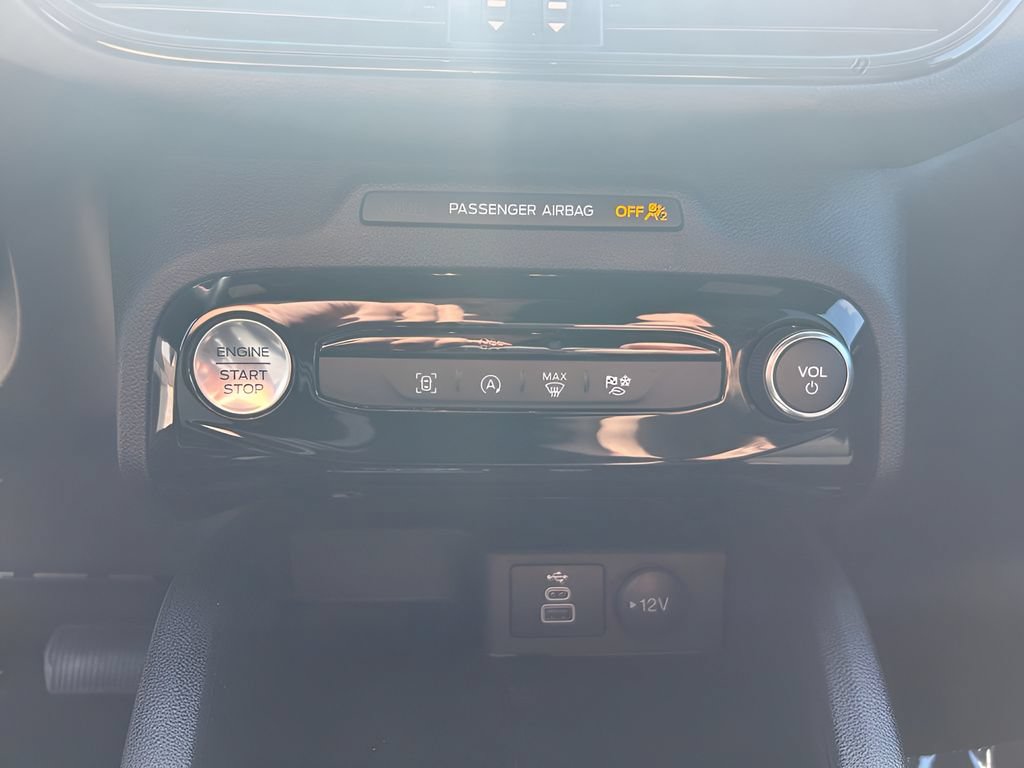 Certified 2025 Ford Escape ST-Line w/ Tech Pack #1 AWD/4WD image 9