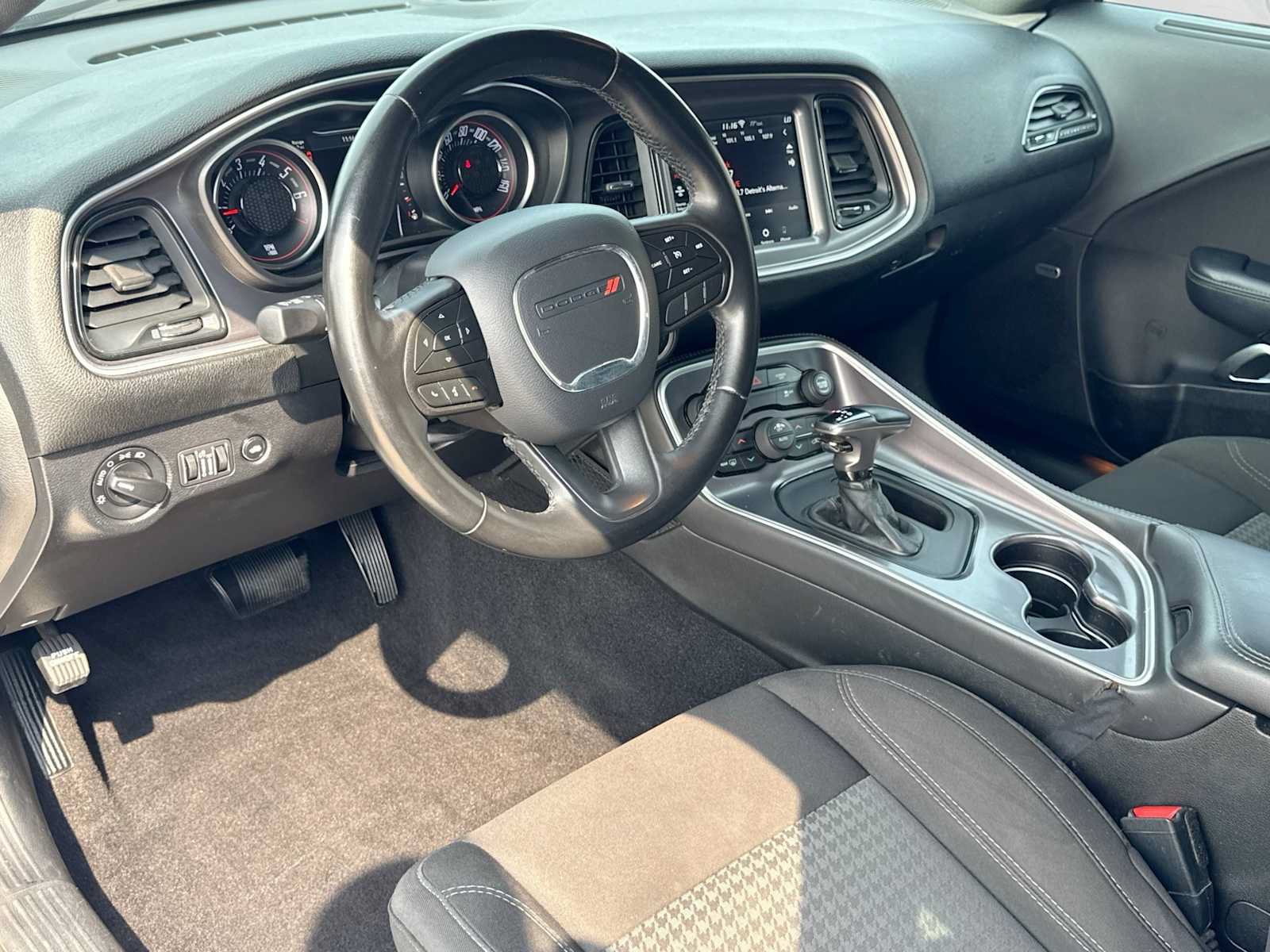 Used 2020 Dodge Challenger SXT RWD video 2