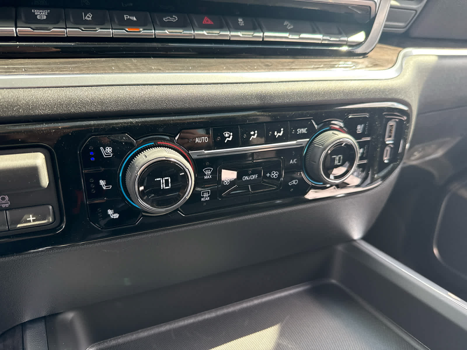 New 2026 Chevrolet Silverado 3500 LTZ w/ LTZ Premium Package AWD/4WD image 23