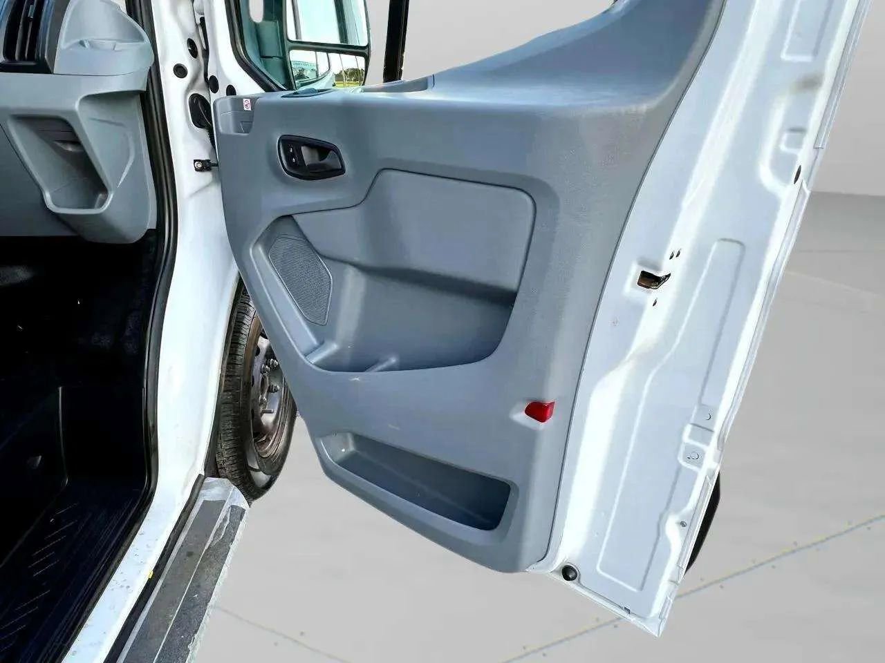 Used 2019 Ford Transit 250 130 Low Roof w/ Exterior Upgrade Package image 22