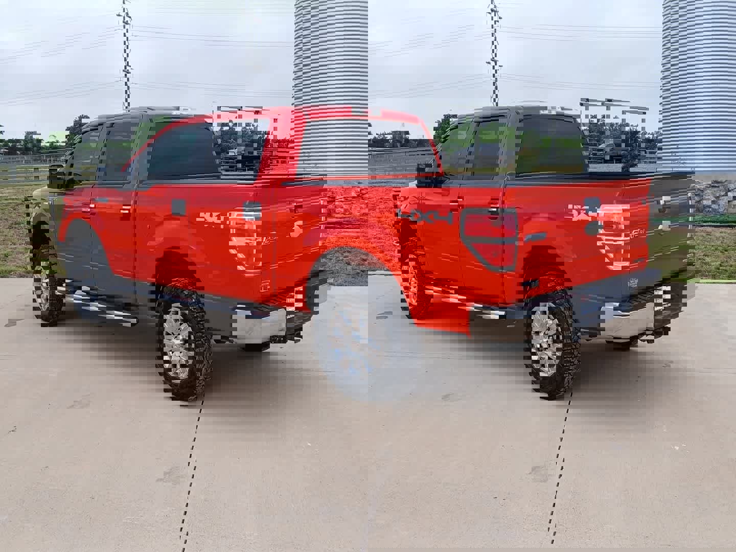 Used 2011 Ford F150 XLT w/ XLT Chrome Pkg AWD/4WD image 3