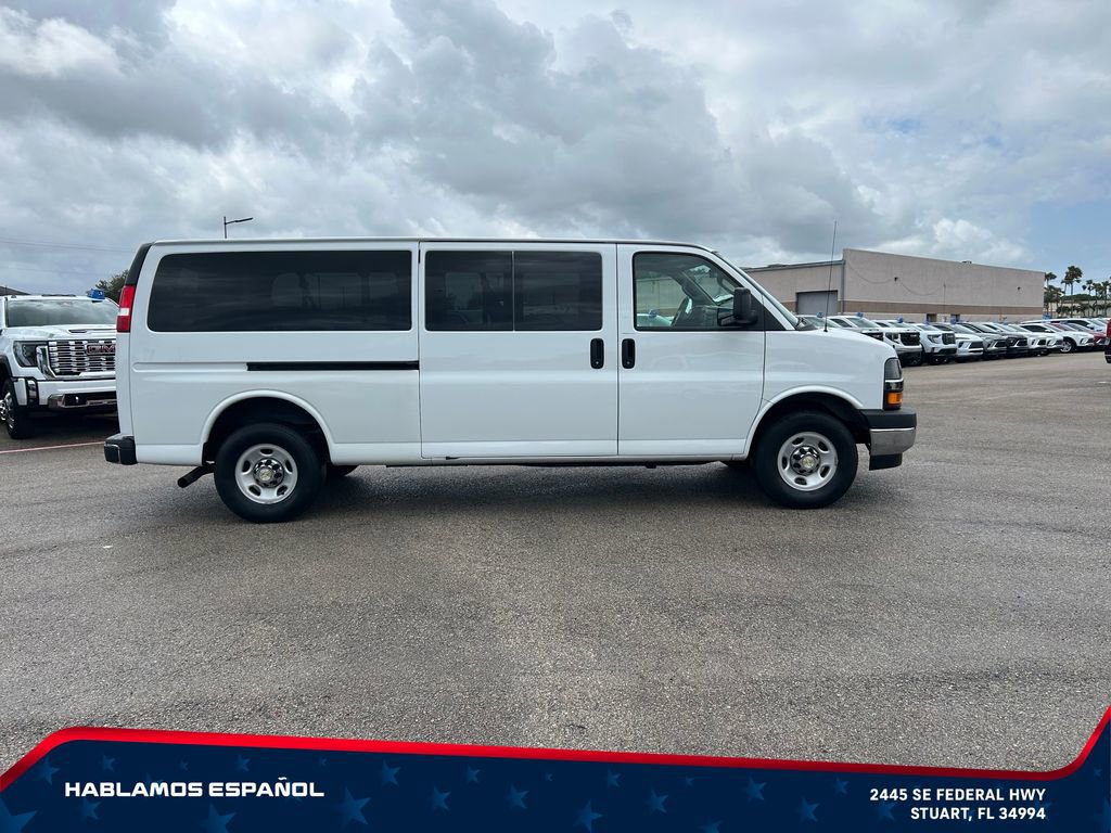 Used 2024 Chevrolet Express 3500 LT w/ LT Preferred Equipment Group RWD image 4