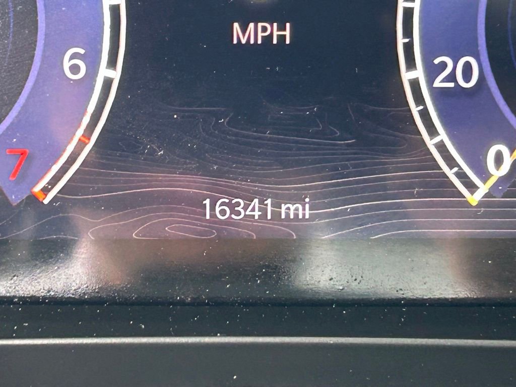 Certified 2024 Jeep Grand Cherokee Limited w/ Black Appearance Package image 21