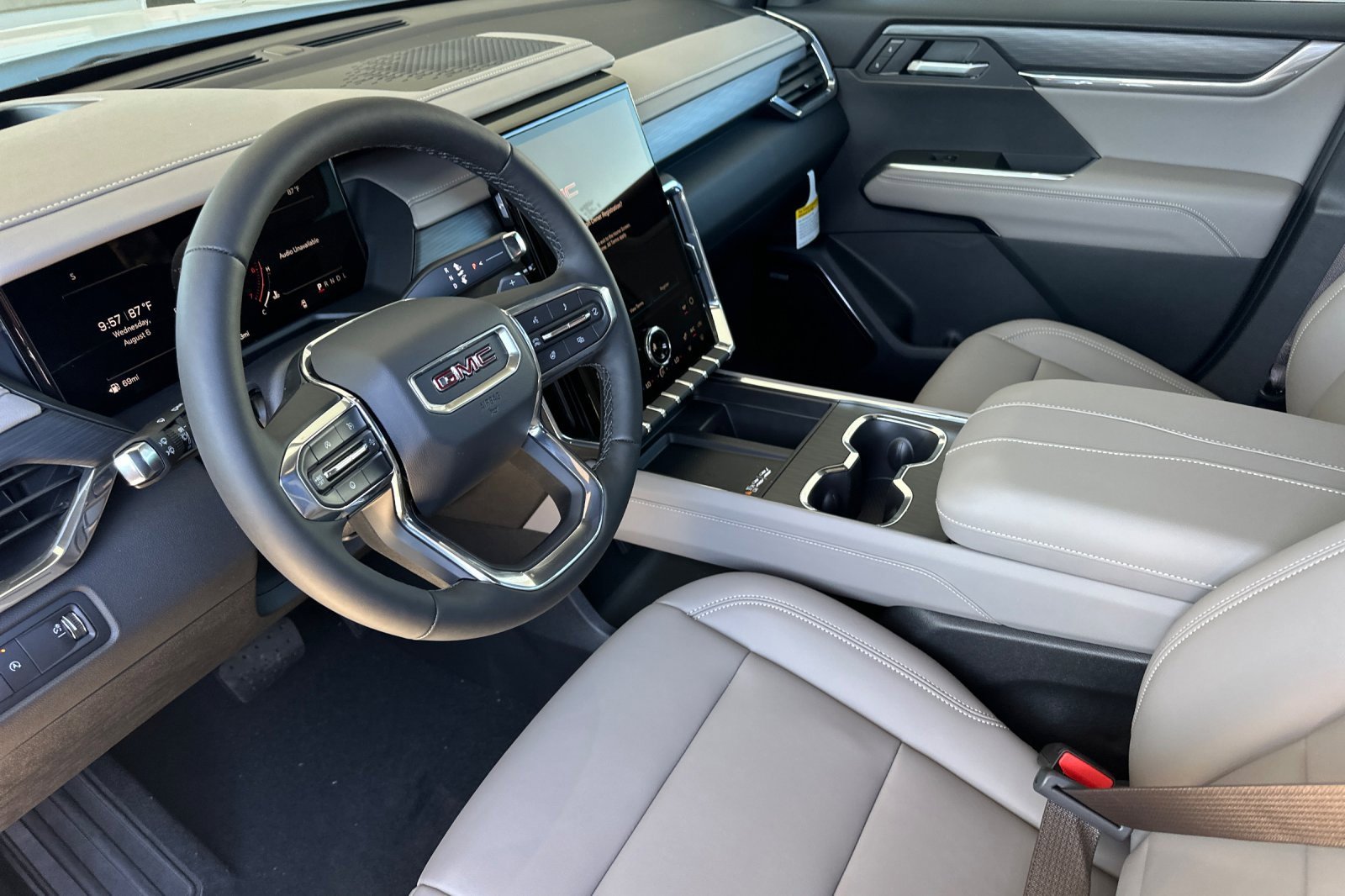 New 2026 GMC Acadia Elevation w/ Elevation Premium Package image 8